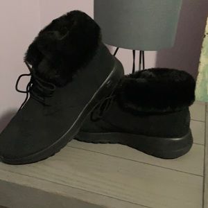 Sketcher Comfort Low Cut Boots Barely worn